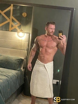 Gay Escort Tobias 33yr - trios