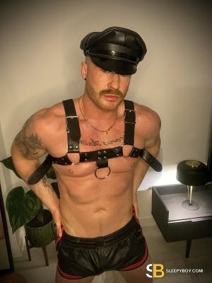 Gay Escort Tobias 33yr - trios