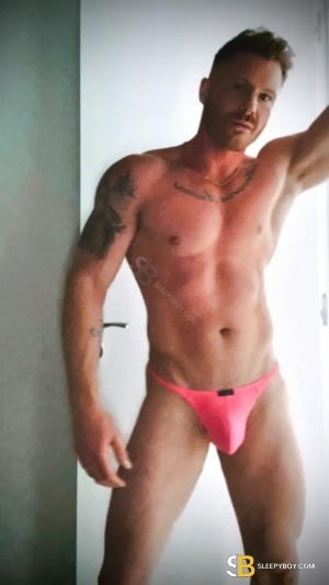 Gay Escort Tobias 33yr - trios