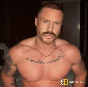 Gay Escort Tobias 33yr - trios