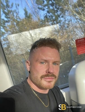 Gay Escort Tobias 33yr - trios