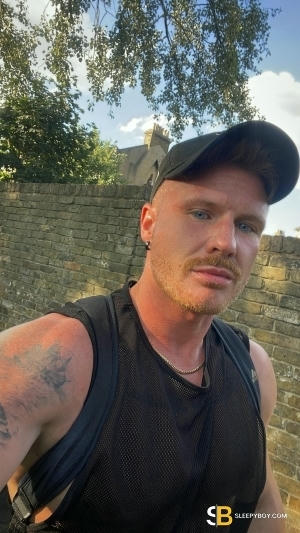 Gay Escort Tobias 34yr - trios