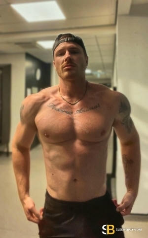 Gay Escort Tobias 34yr - trios