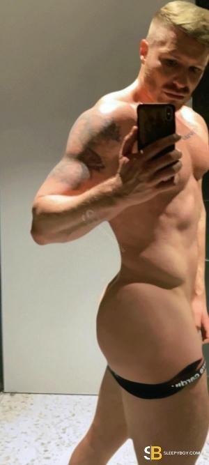 Gay Escort Tobias 34yr - trios