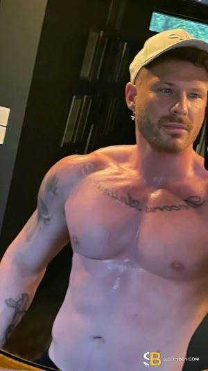 Gay Escort Tobias 34yr - trios