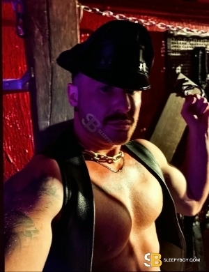 Gay Escort Tobias 34yr - trios