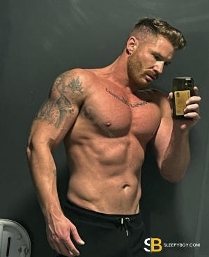 Gay Escort Tobias 34yr - trios