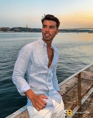 Gay Escort Ryan Fortunato 22yr - always safe sex