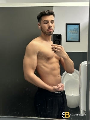 Gay Escort Ryan Fortunato 22yr - always safe sex