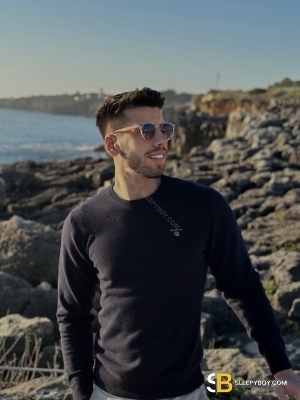 Gay Escort Ryan Fortunato 22yr - trios