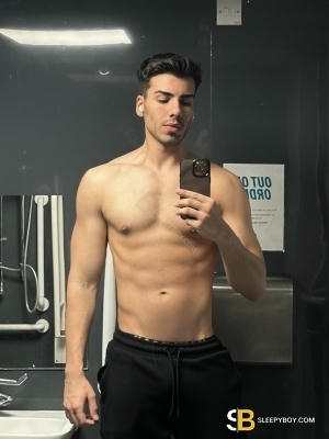 Gay Escort Ryan Fortunato 22yr - trios