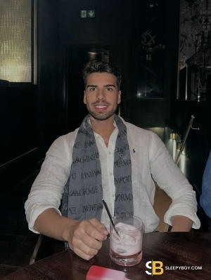 Gay Escort Ryan Fortunato 22yr - trios