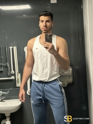 Gay Escort Ryan Fortunato 23yr - trios