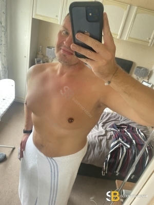 Gay Escort Iain 38yr - exhibitionist