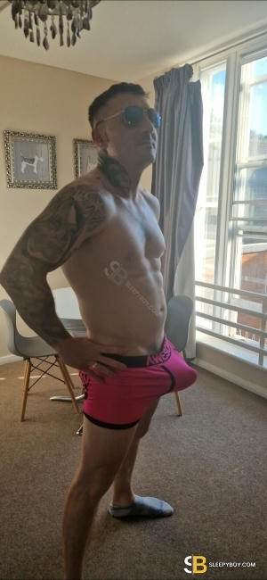 Bisexual Escort Richard 33yr - licking