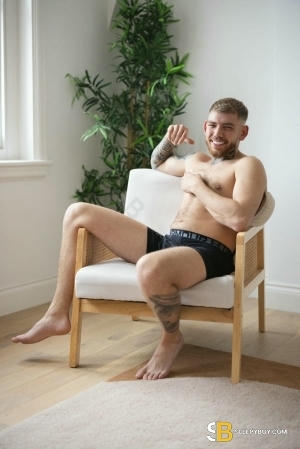 Bisexual Escort Ryan 24yr - double penetration
