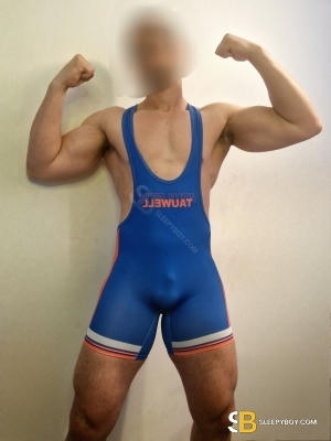 Gay Escort Max Big Ass 25yr - blowjob