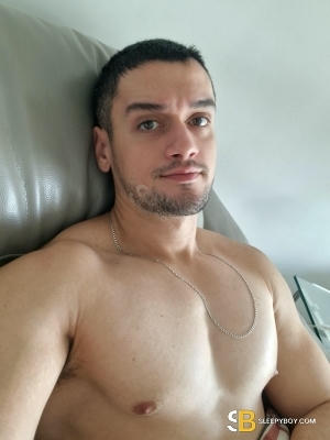 Gay Escort Max Big Ass 27yr - exhibitionist
