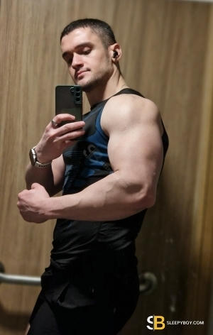 Gay Escort Max Big Ass 26yr - rimming