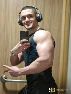 Gay Escort Max Big Ass 26yr - massage