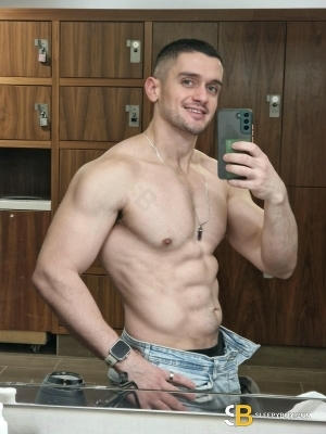 Gay Escort Max Big Ass 27yr - trios