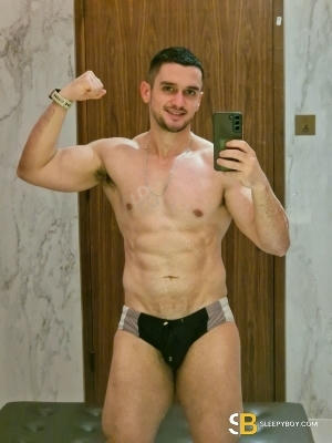 Gay Escort Max Big Ass 27yr - rimming
