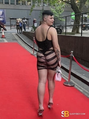 Gay Escort Joshua 19yr - licking