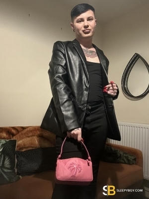 Gay Escort Joshua 19yr - blowjob