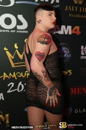 Gay Escort Joshua 19yr - always safe sex