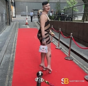 Gay Escort Joshua 19yr - licking