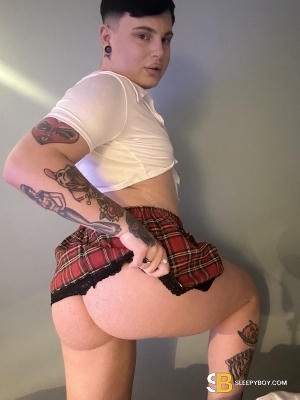 Gay Escort Joshua 19yr - blowjob