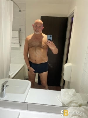 Bisexual Escort Drew 49yr - gangbang