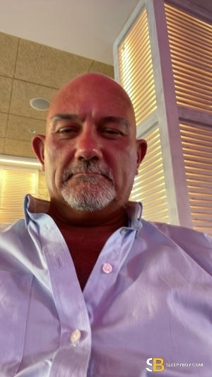 Bisexual Escort Drew 49yr - shaving