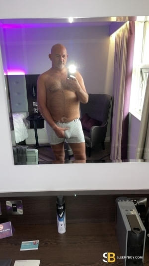 Bisexual Escort Drew 49yr - trios