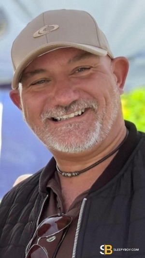 Gay Escort Drew 50yr - double penetration