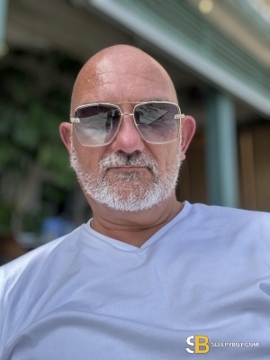 Gay Escort Drew 50yr - blowjob