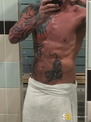 Gay Escort Leslie 38yr - licking