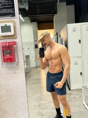 Gay Escort Lucca 23yr - sucking