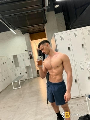 Gay Escort Lucca 23yr - sucking