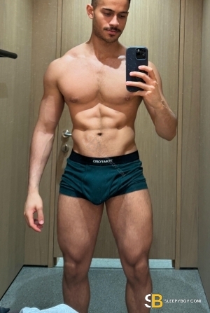 Gay Escort Lucca 23yr - sucking