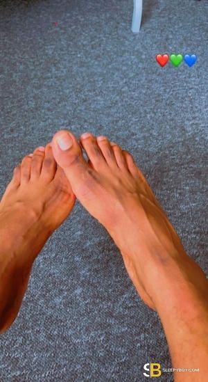 Gay Escort Rapunzel 28yr - gangbang