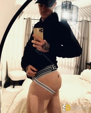 Gay Escort Zac 31yr - cum on face