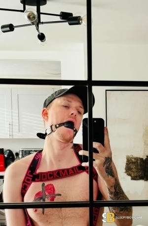 Gay Escort Zac 31yr - gangbang