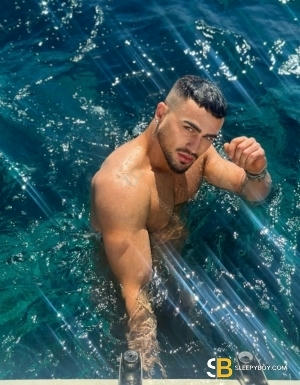 Bisexual Escort Lucifer 30yr - trio m/m