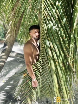 Bisexual Escort Lucifer 30yr - licking