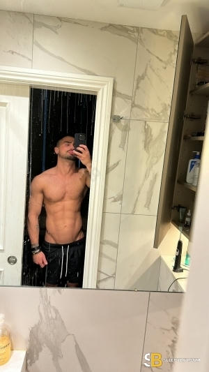 Bisexual Escort Lucifer 30yr - licking