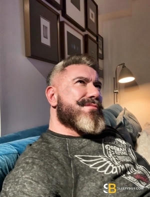 Gay Escort Marcus Owen 50yr - role
