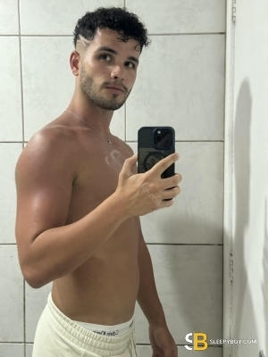 Gay Escort Frederico 26yr - licking