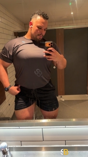 Bisexual Escort Xxl Josh 25yr - double penetration