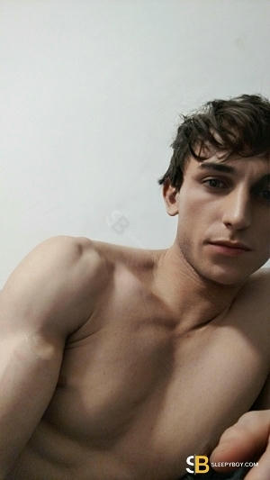 Bisexual Escort James 26yr - gangbang